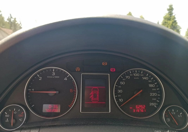 Audi A4 cena 10999 przebieg: 320000, rok produkcji 2001 z Ryn małe 137